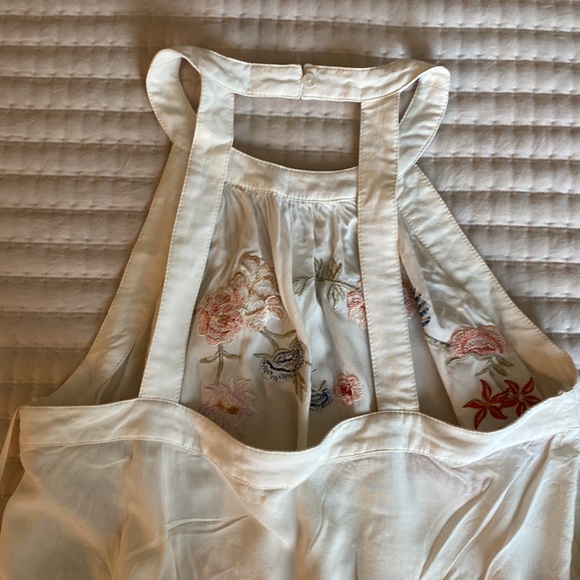 Floral Tank with fringe design - Picture 4 of 4